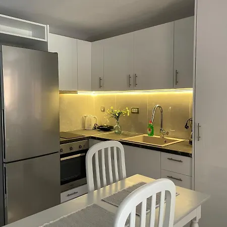 Arian Apartment *
