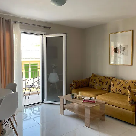 Arian Apartment *